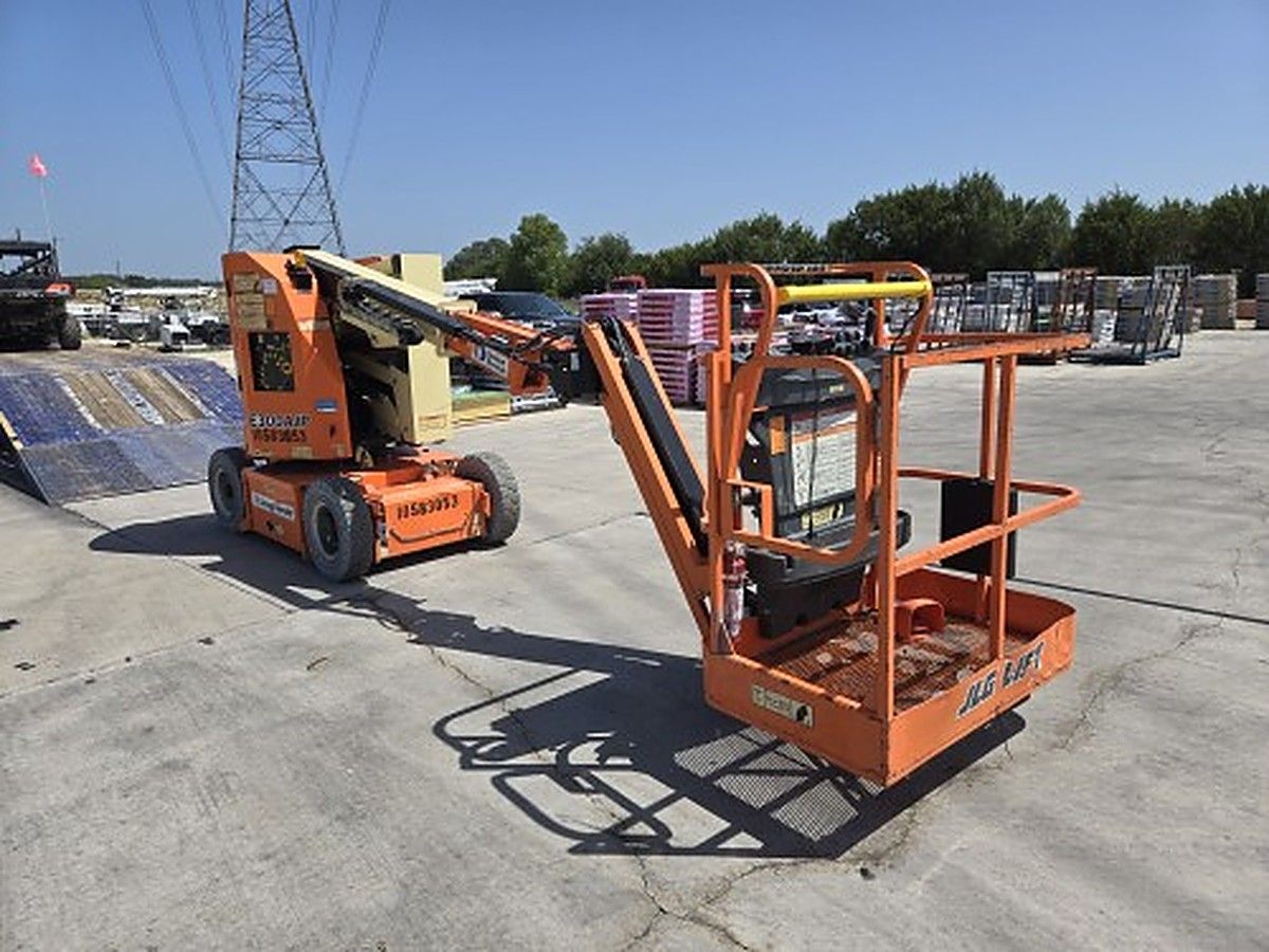 JLG E300AJP photo 9