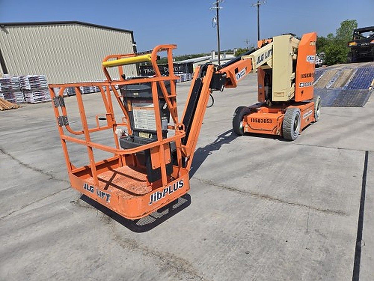 JLG E300AJP photo 10