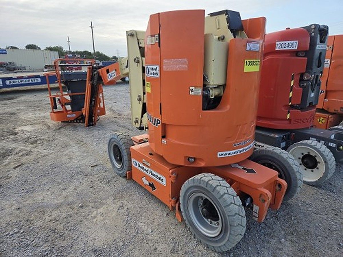 JLG E300AJP photo 3