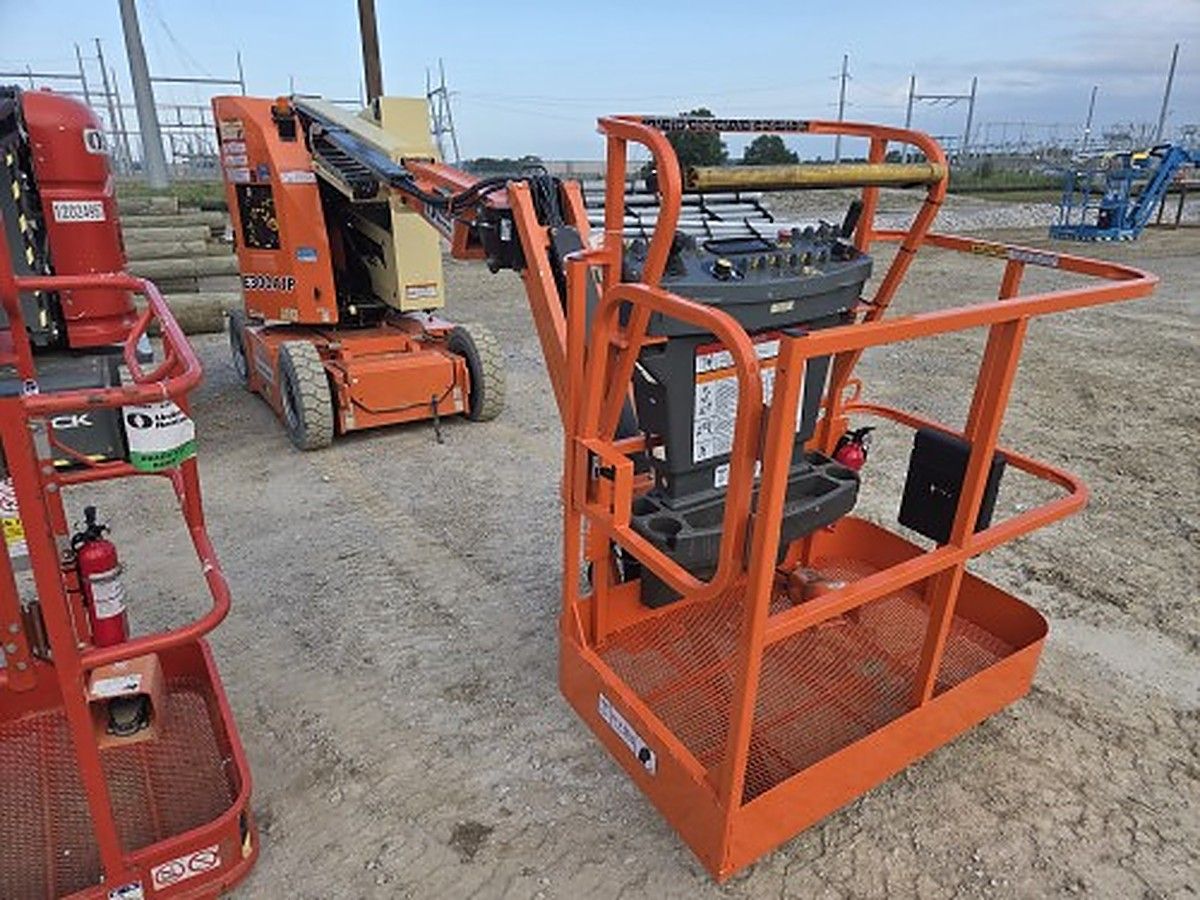 JLG E300AJP photo 4