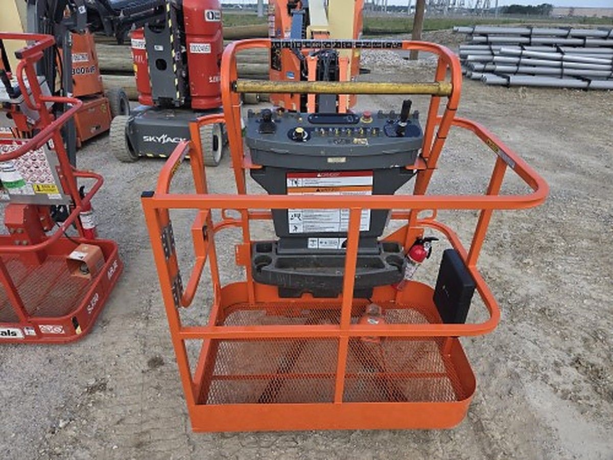 JLG E300AJP photo 8