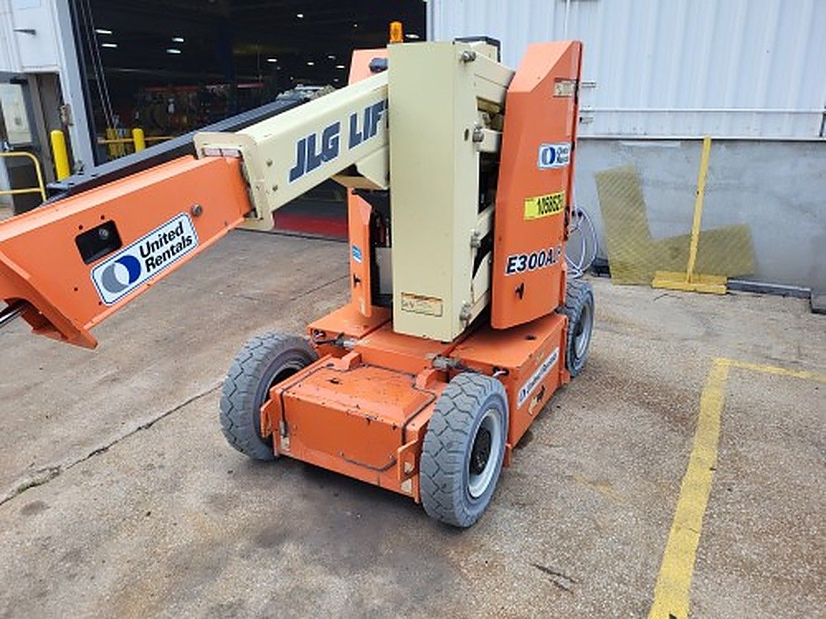 JLG E300AJP photo 4