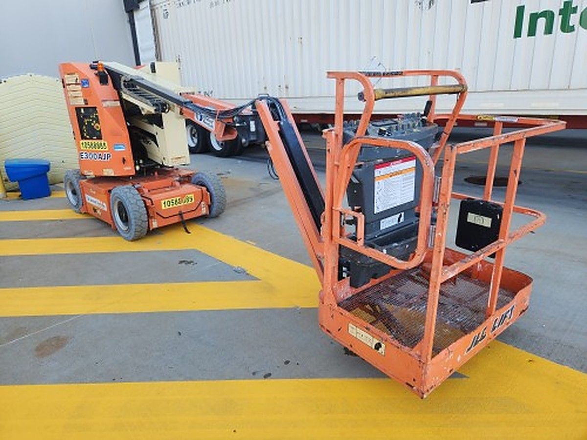 JLG E300AJP photo 3