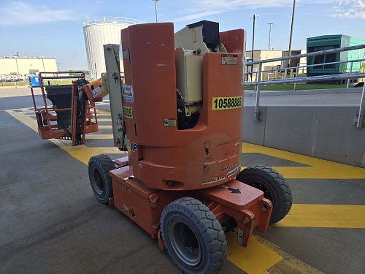 JLG E300AJP photo 4