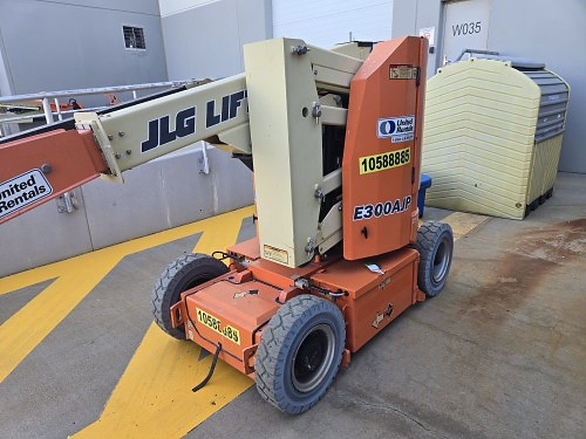 JLG E300AJP photo 6