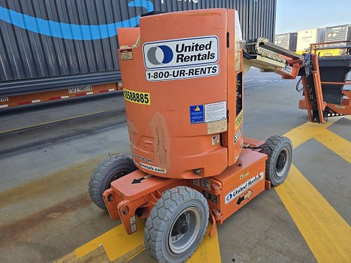 JLG E300AJP photo 10