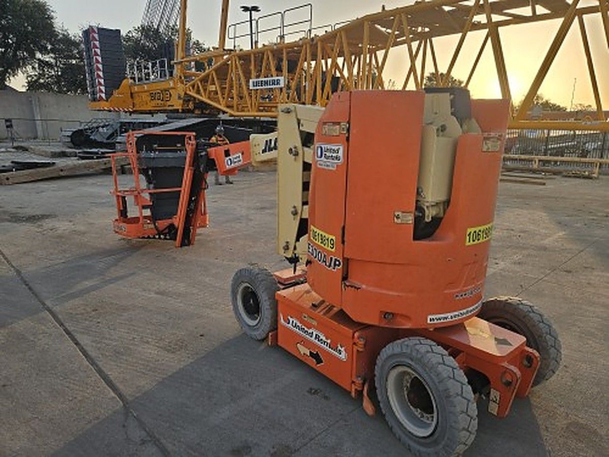 JLG E300AJP photo 5