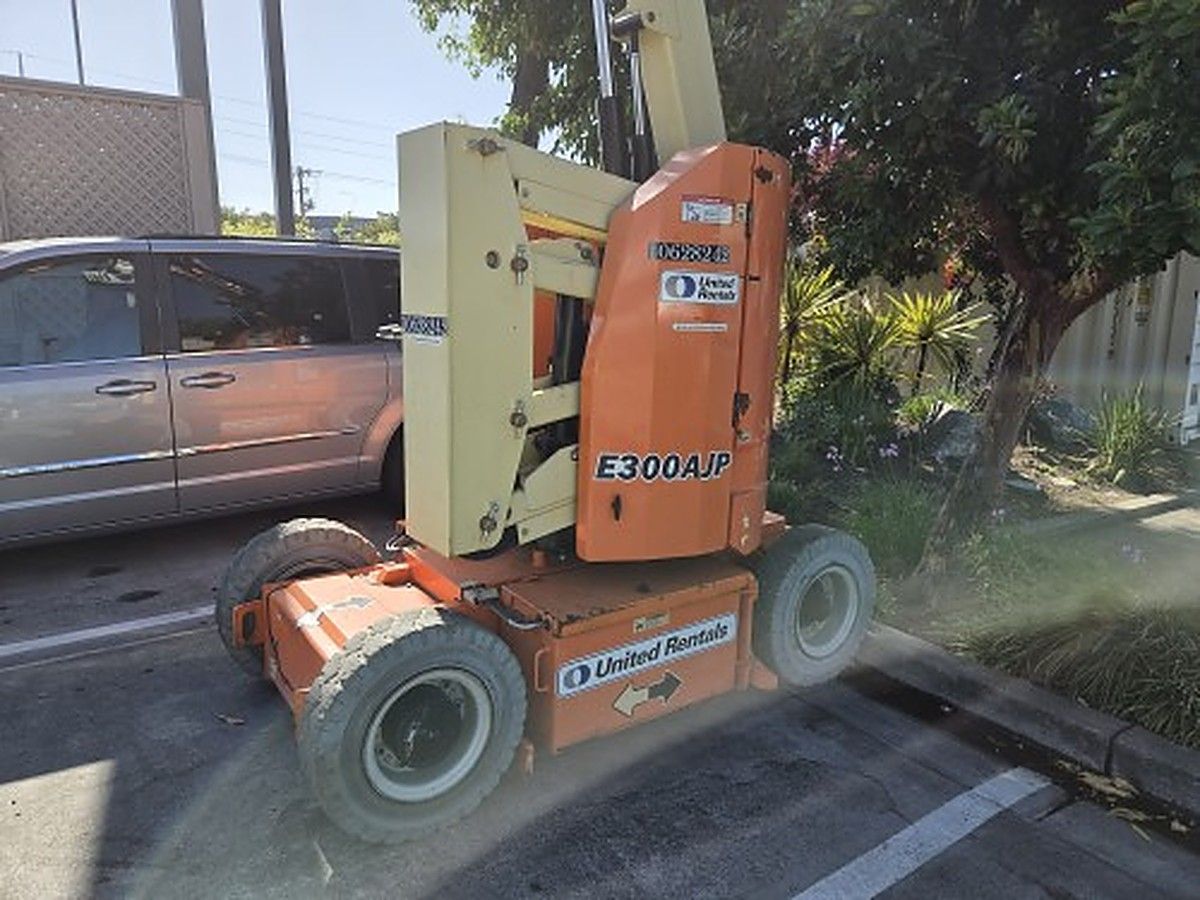 JLG E300AJP photo 4