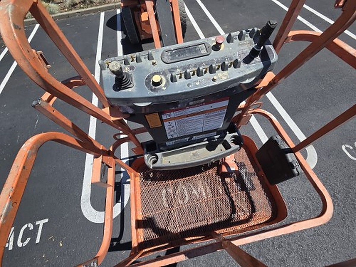 JLG E300AJP photo 6