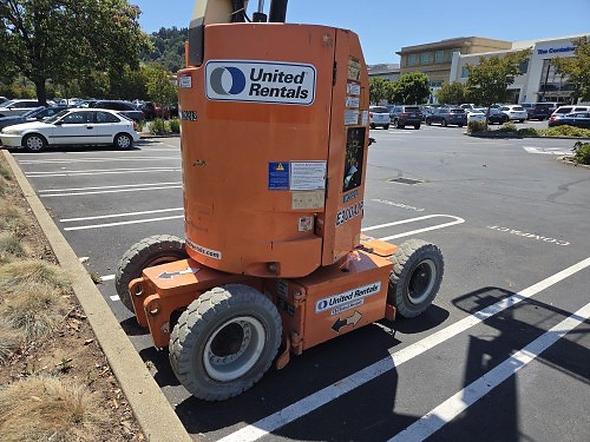 JLG E300AJP photo 8