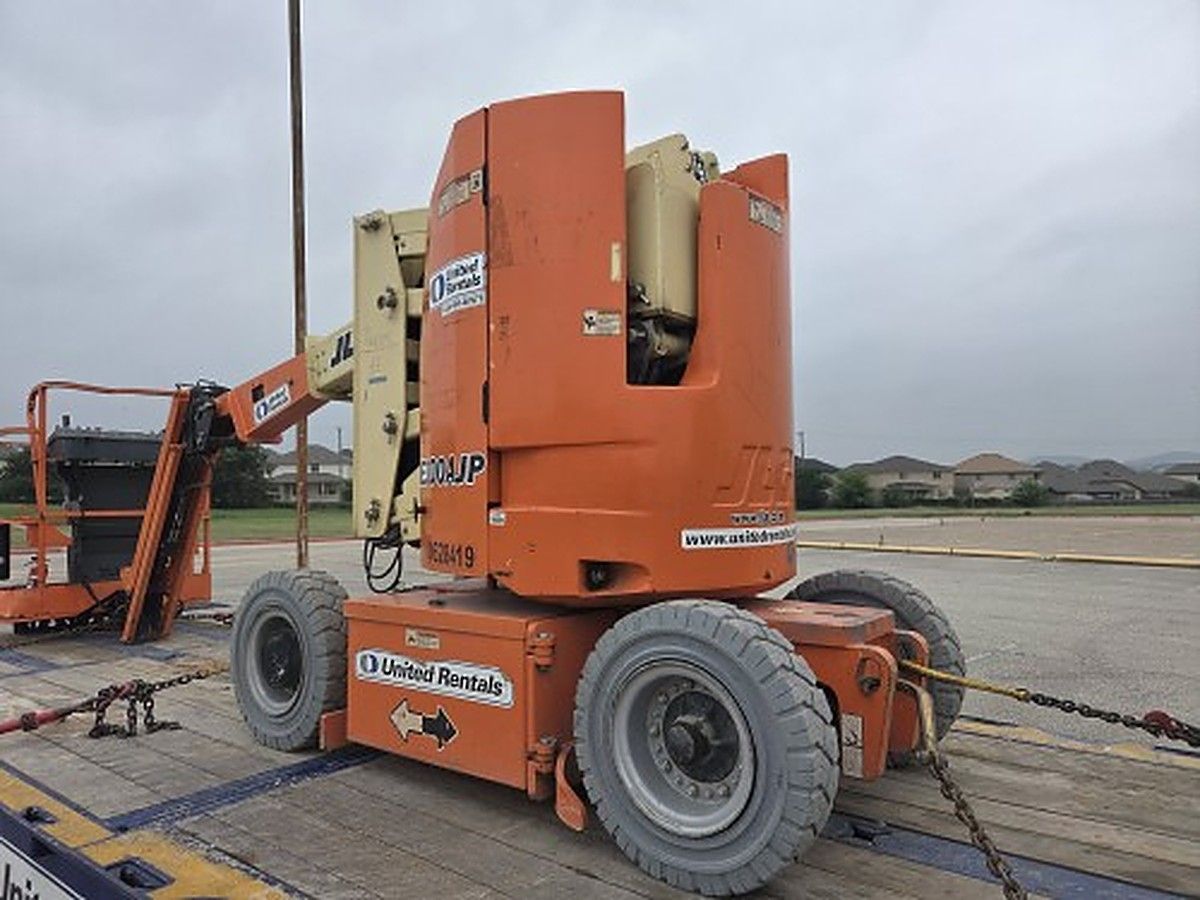 JLG E300AJP photo 3