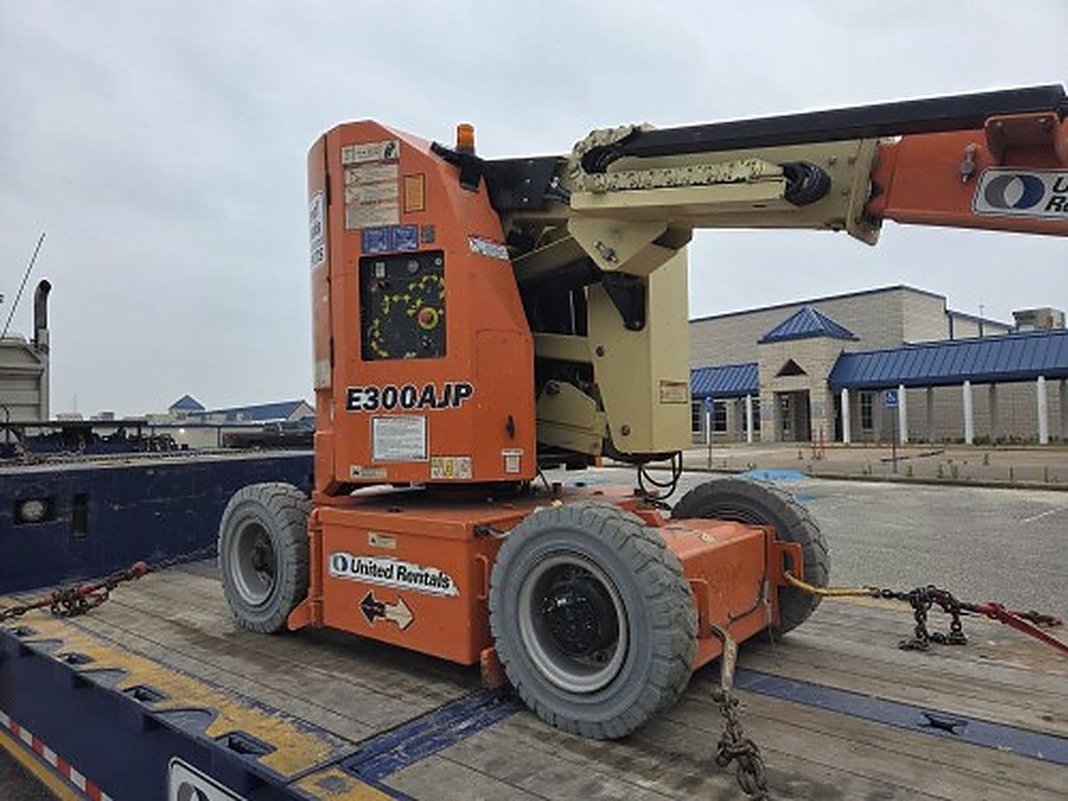 JLG E300AJP photo 4