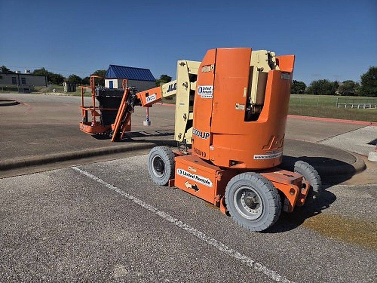 JLG E300AJP photo 10