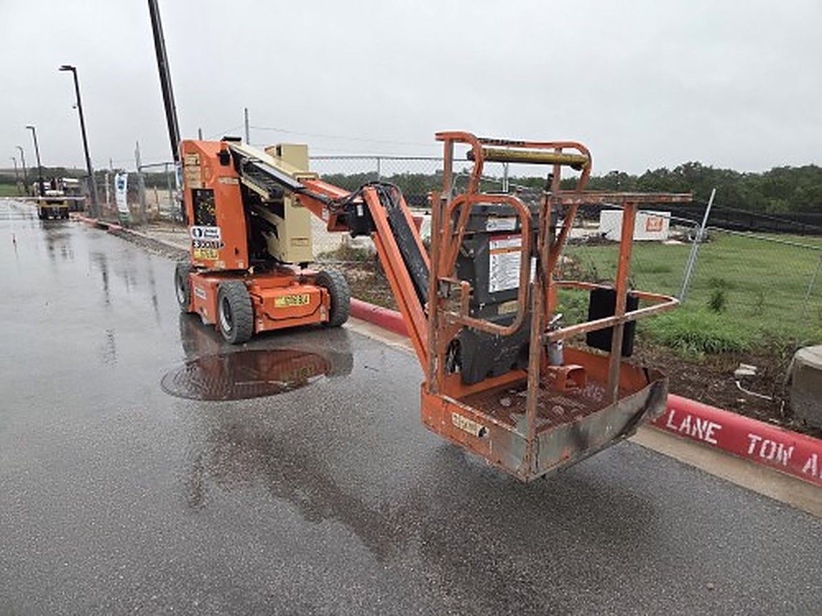 2017 JLG E300AJP for sale in Las Vegas, NV