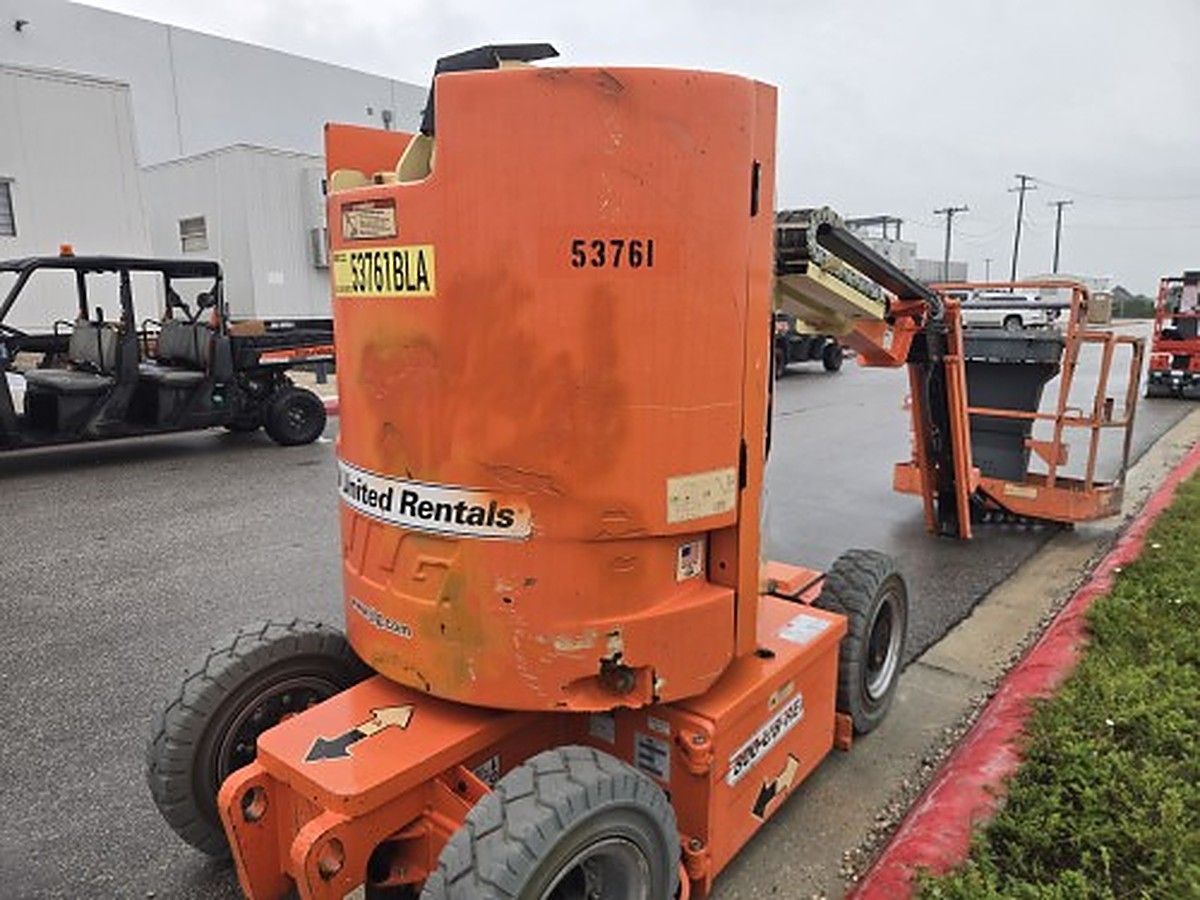 JLG E300AJP photo 4