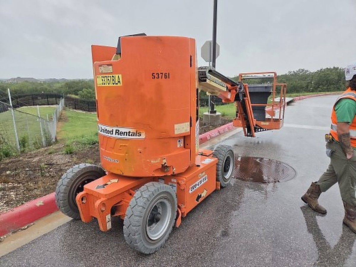 JLG E300AJP photo 6
