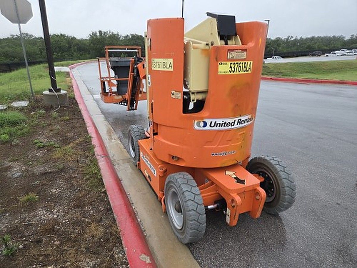 JLG E300AJP photo 7