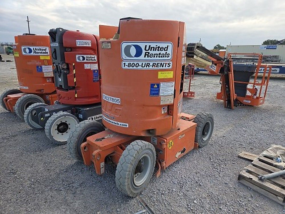 JLG E300AJP EE photo 2