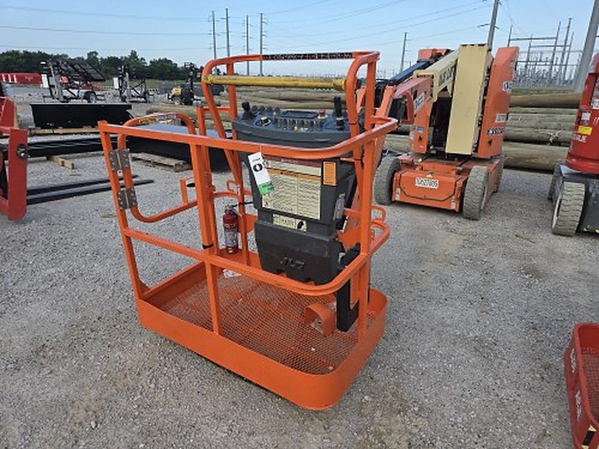 JLG E300AJP EE photo 5