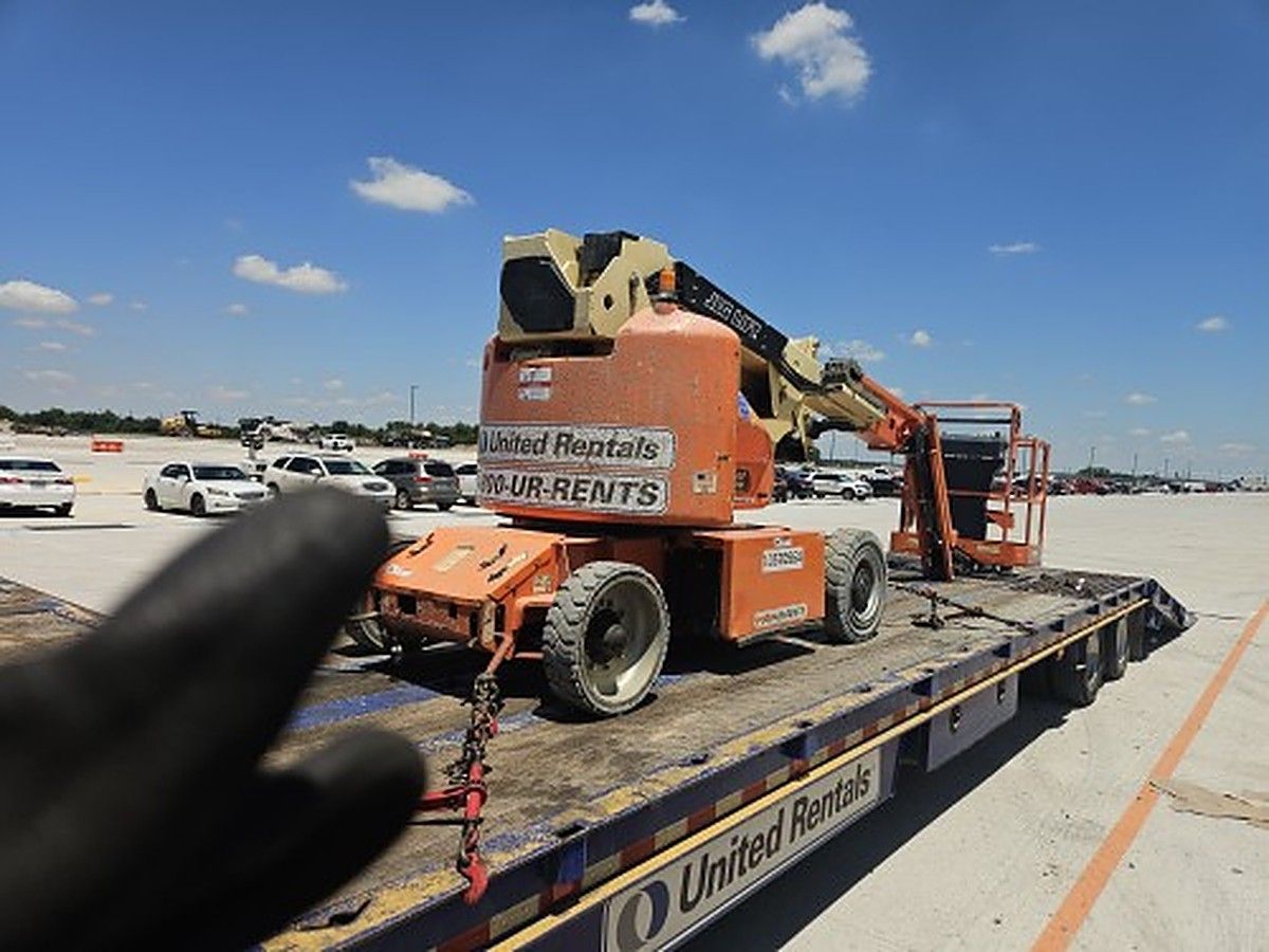 JLG E400AJPN photo 3