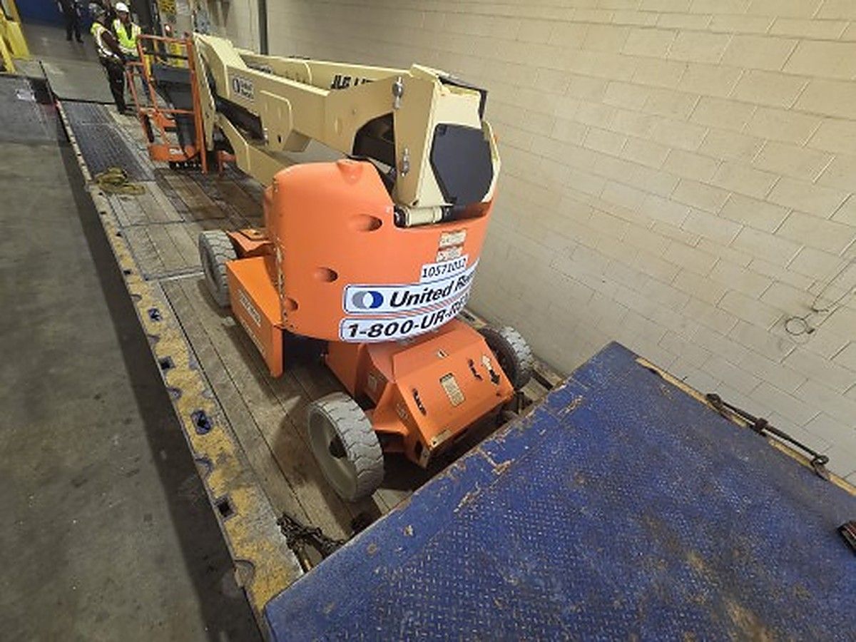JLG E400AJPN photo 5
