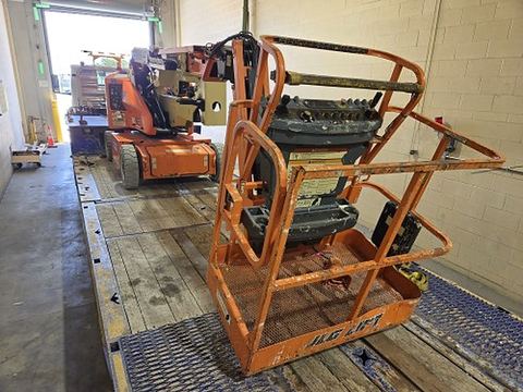 2017 JLG E400AJPN Boom 40-46' Articulating Elec Narrow