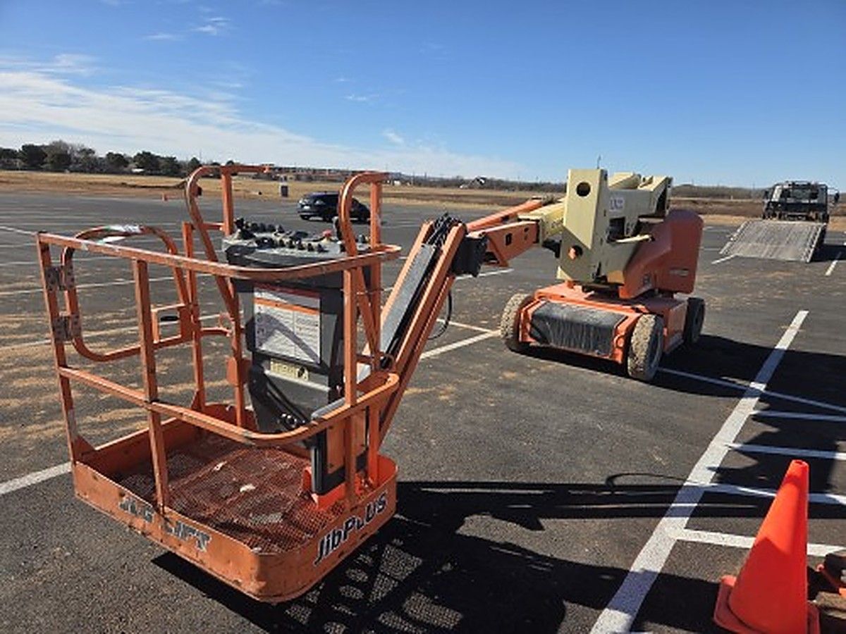JLG E400AJPN photo 3