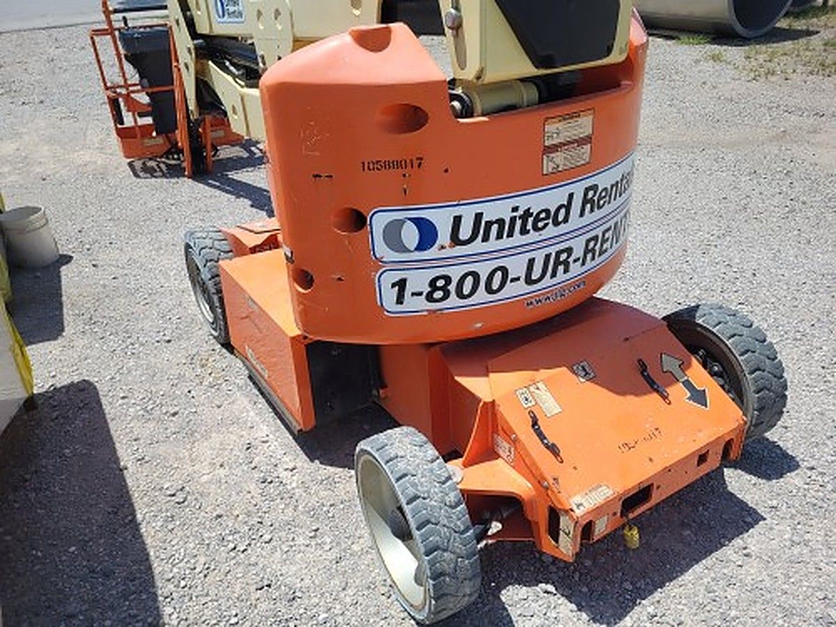 JLG E400AJPN photo 4