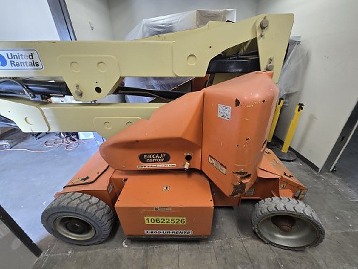JLG E400AJPN photo 3