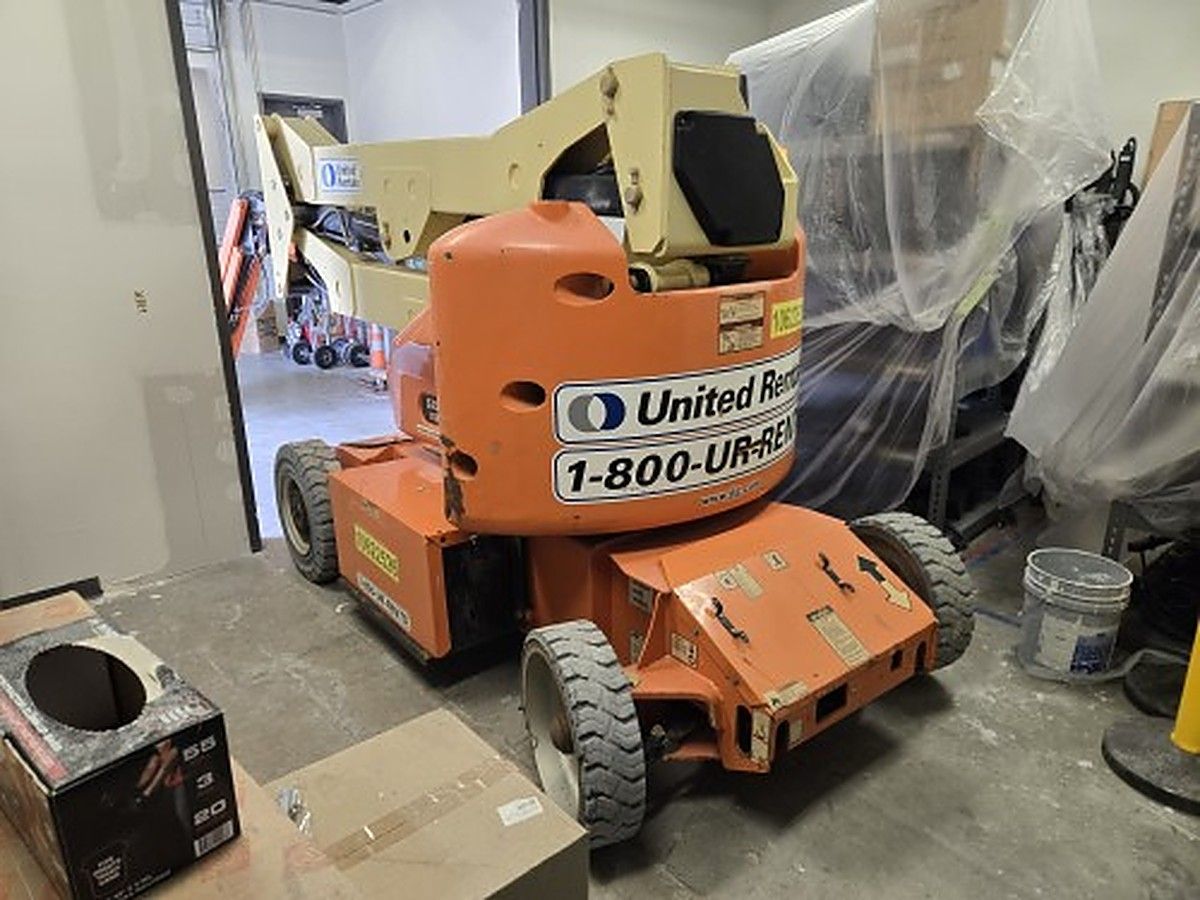 JLG E400AJPN photo 4