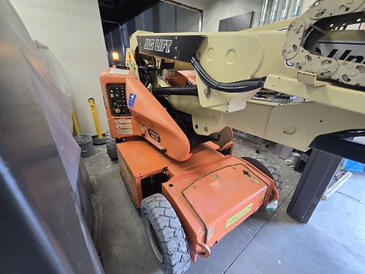 JLG E400AJPN photo 8