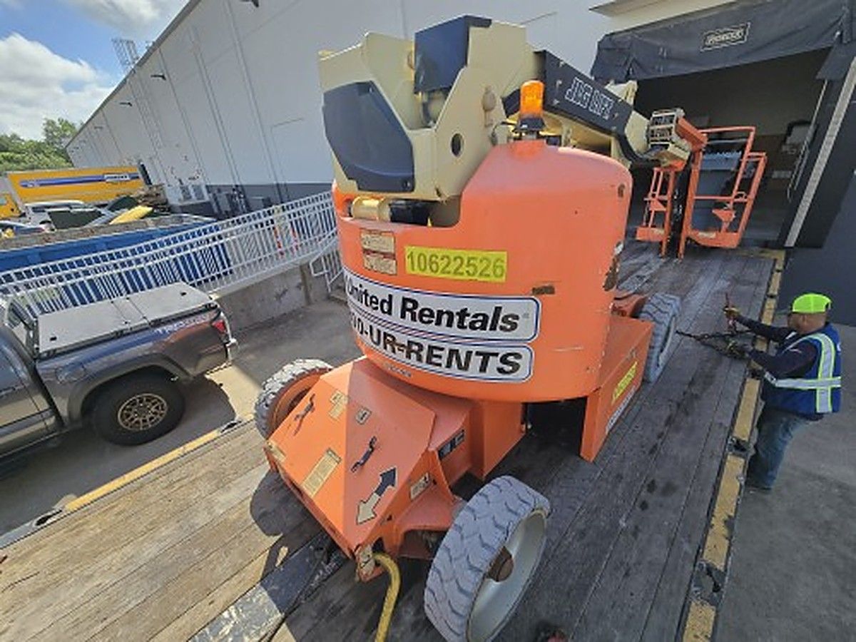JLG E400AJPN photo 9
