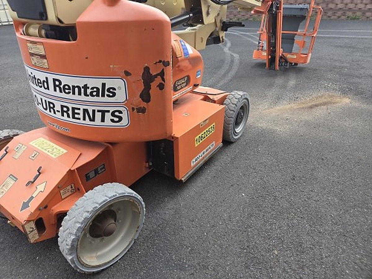 JLG E400AJPN photo 4
