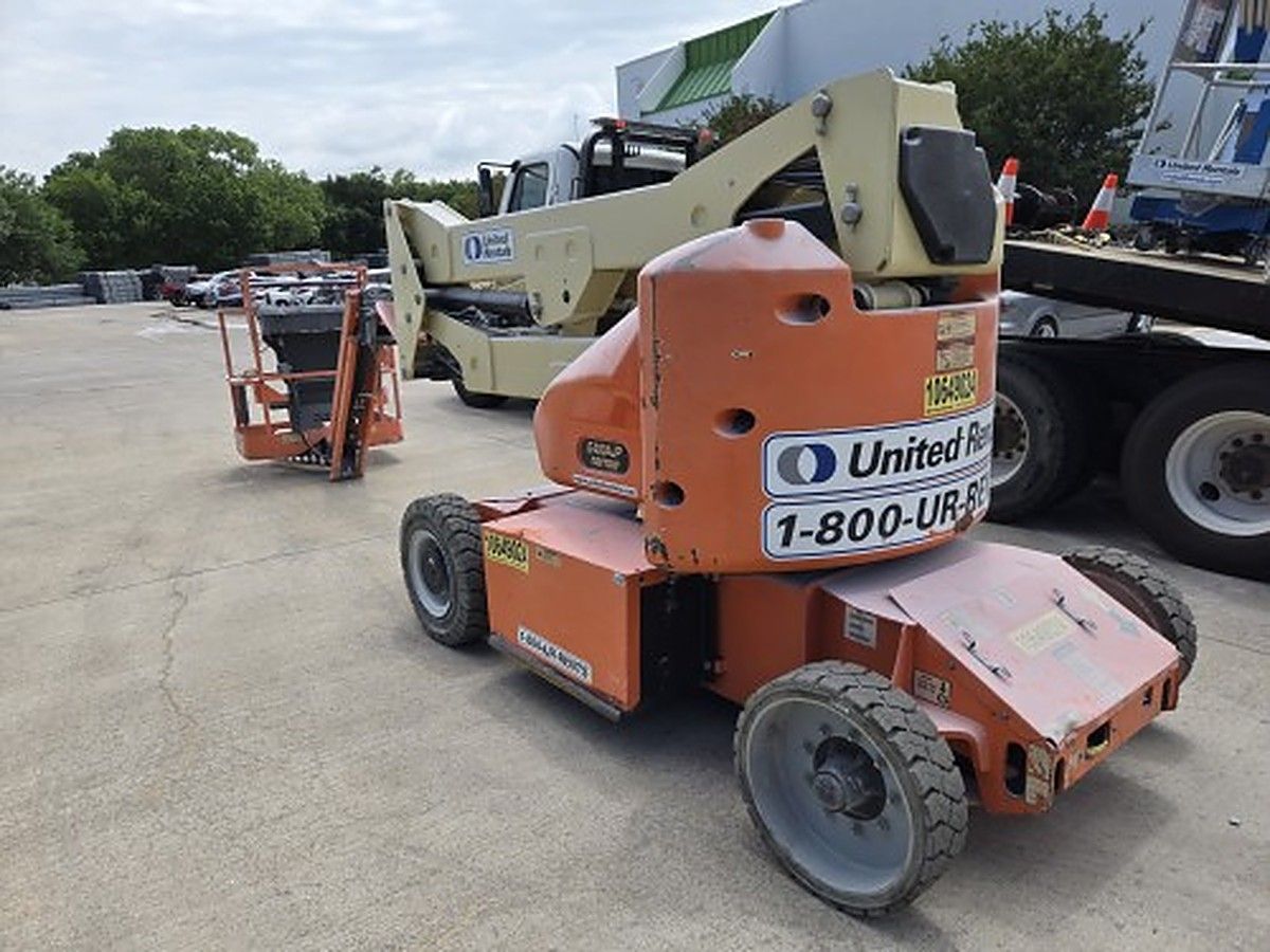 JLG E400AJPN photo 3