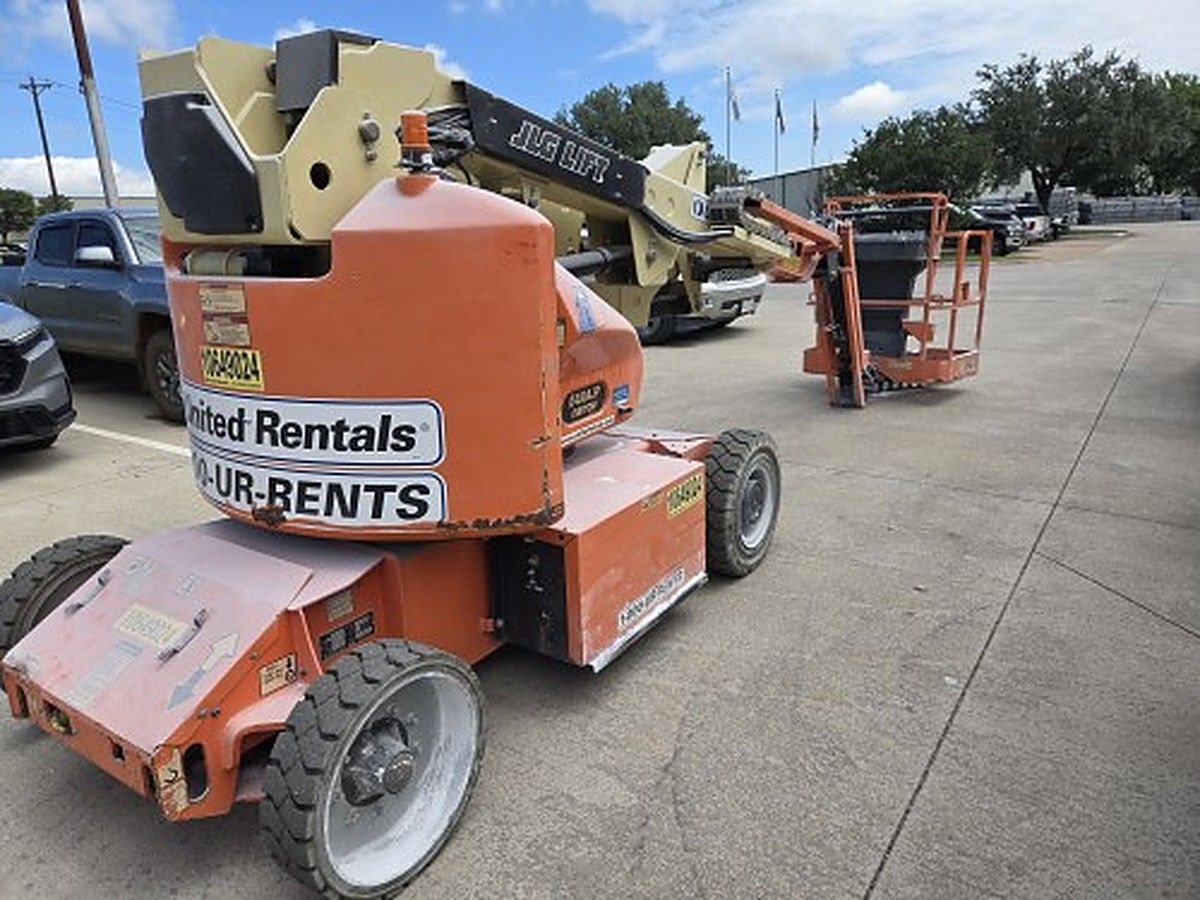 JLG E400AJPN photo 4
