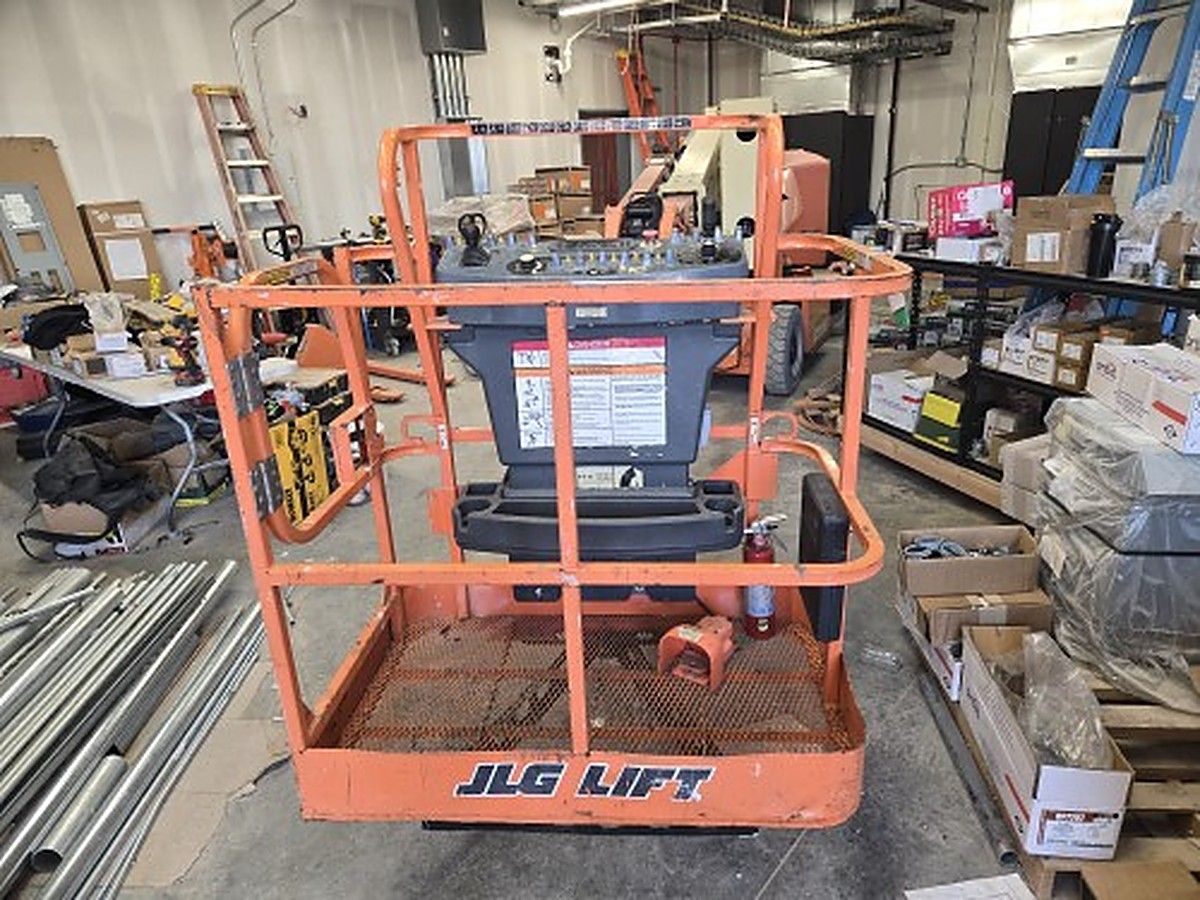 JLG E400AJPN photo 4