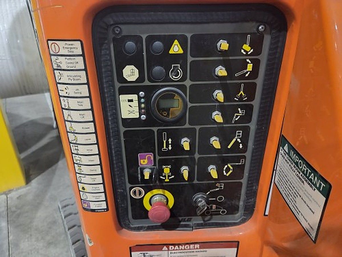 JLG E400AJPN photo 11