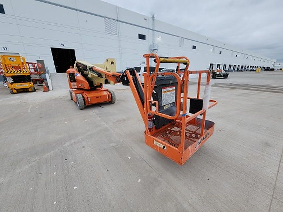 JLG E400AJPN photo 3