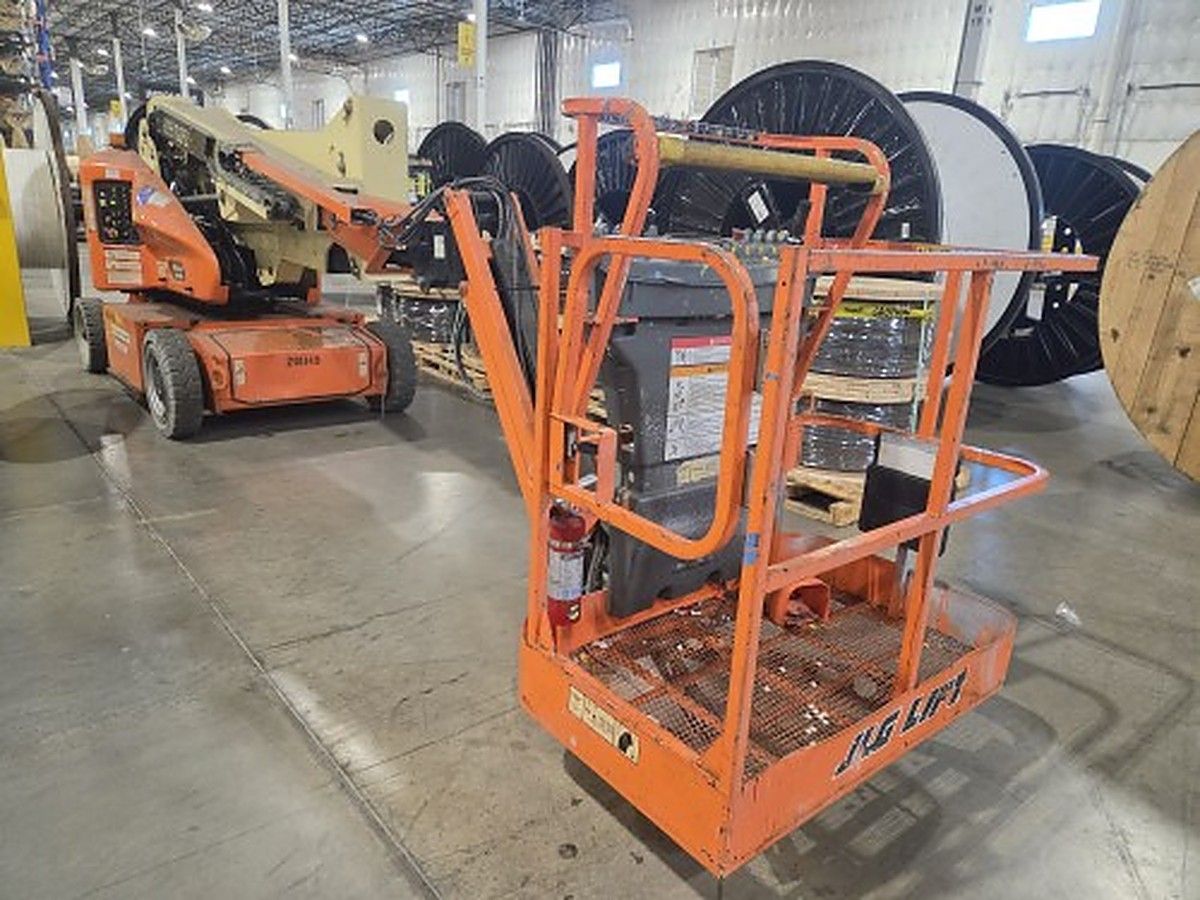 JLG E400AJPN photo 6