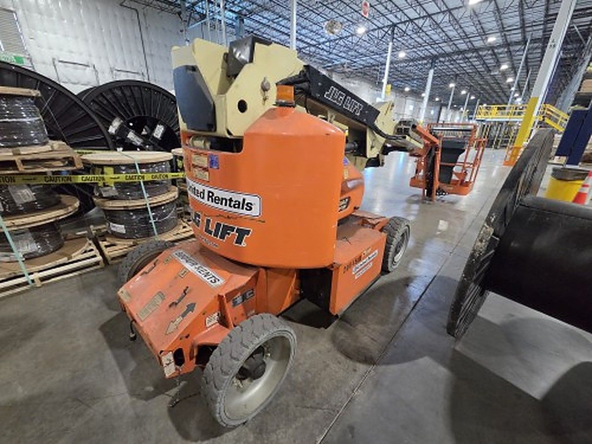 JLG E400AJPN photo 8