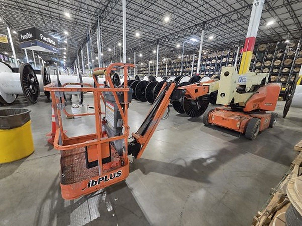 JLG E400AJPN photo 9