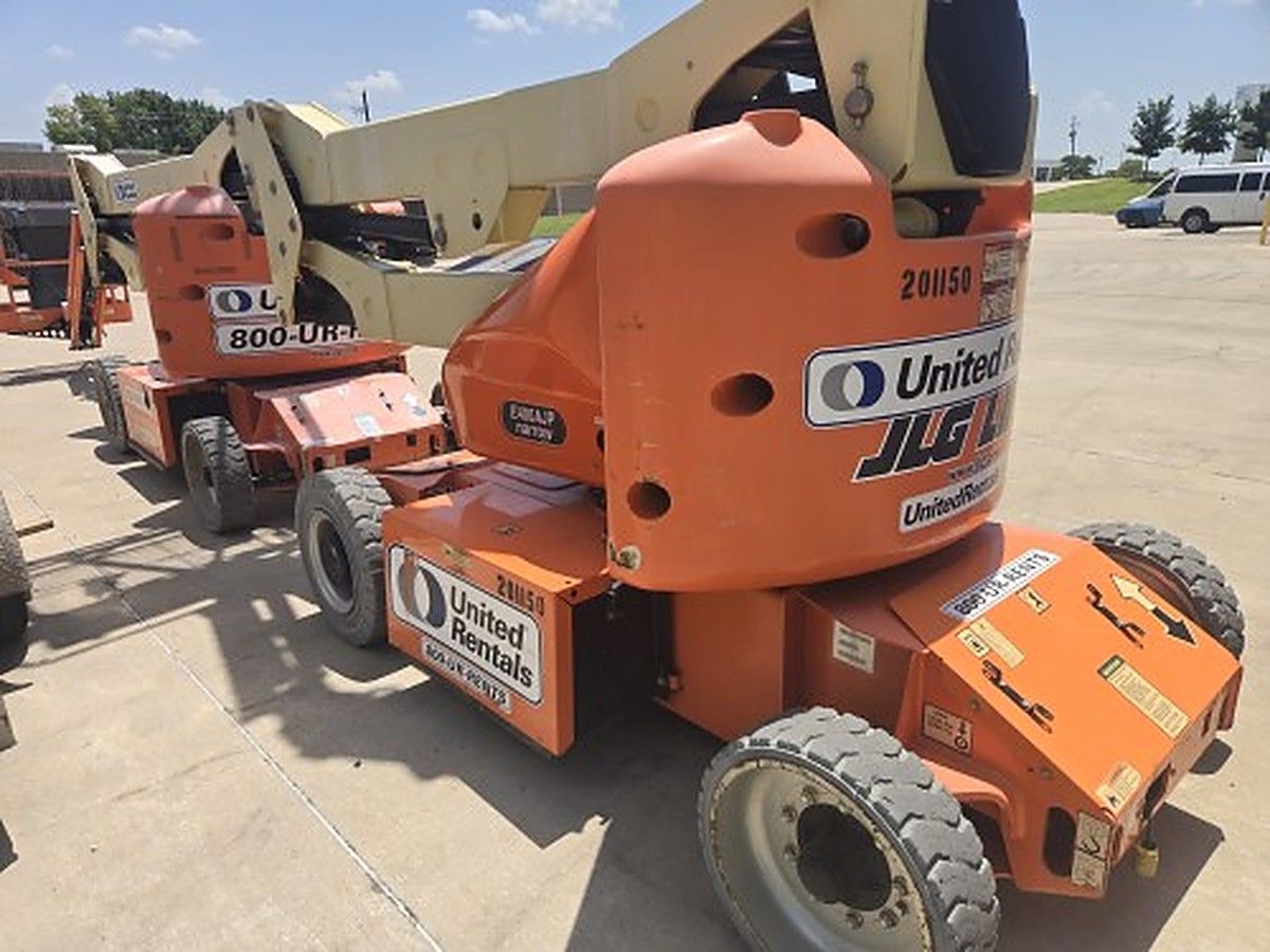 JLG E400AJPN photo 3