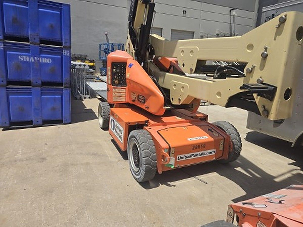 JLG E400AJPN photo 10