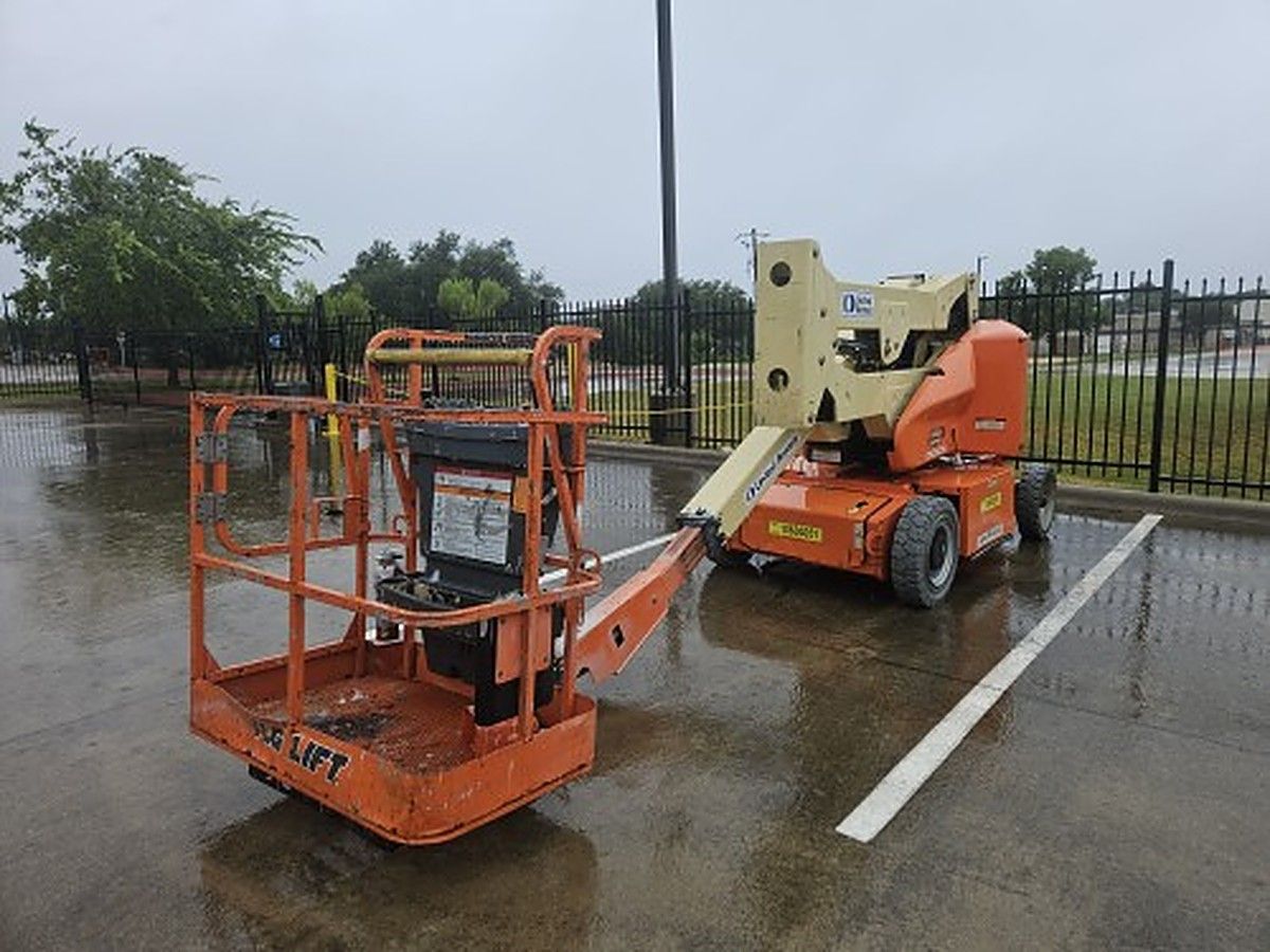 JLG E400AN photo 2
