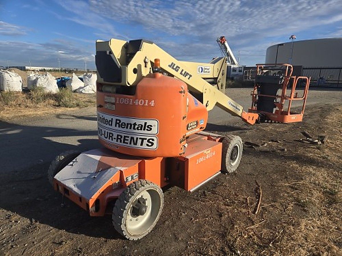 JLG E400AN photo 4