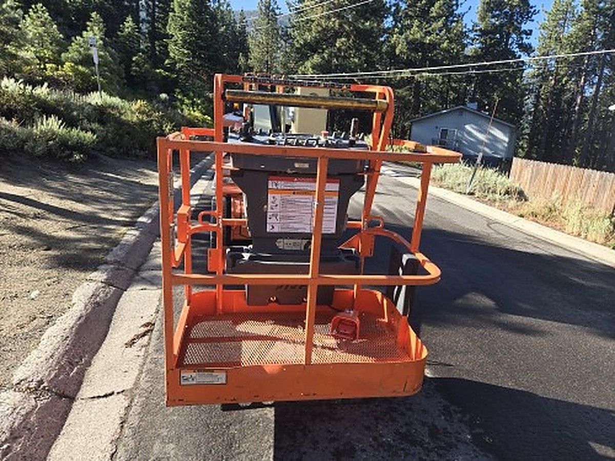 JLG E400AN photo 8