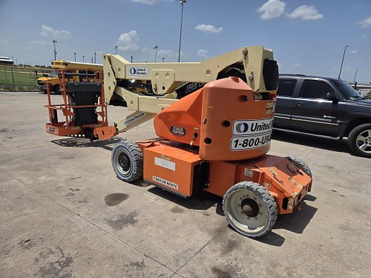 JLG E400AN photo 2