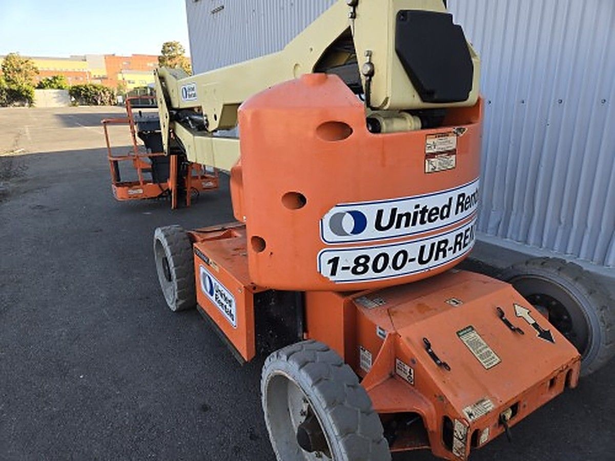 JLG E450AJ photo 2