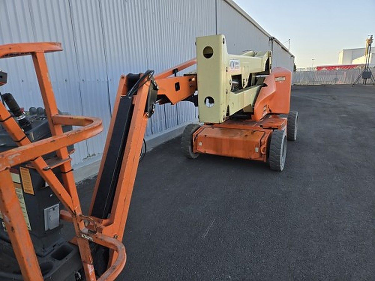 JLG E450AJ photo 3