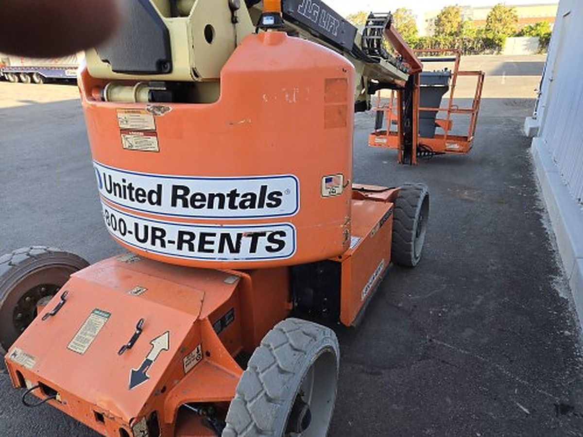 JLG E450AJ photo 5